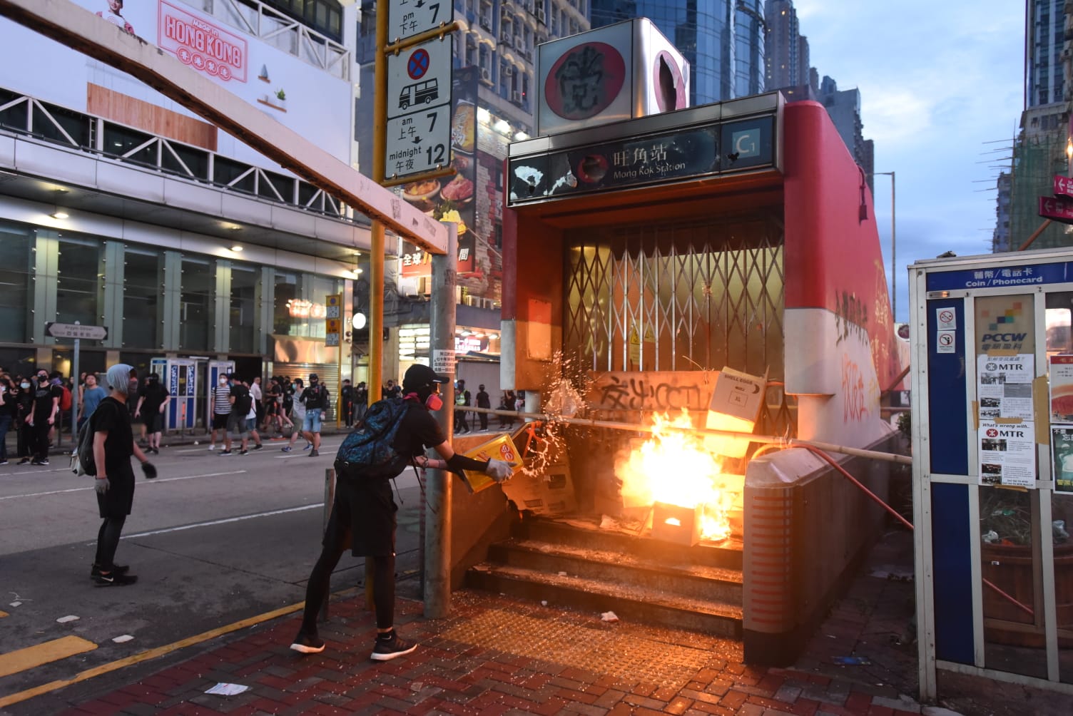 【修例风波】港铁观塘线将军澳线荃湾线全面停驶