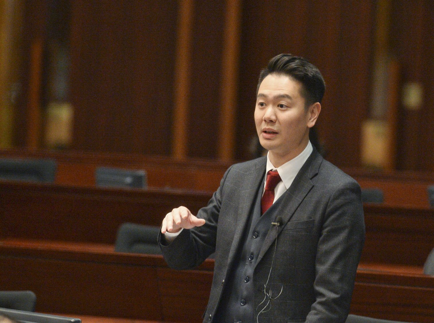 【堵塞机场】东涌办事处被破坏 周浩鼎已报警处理