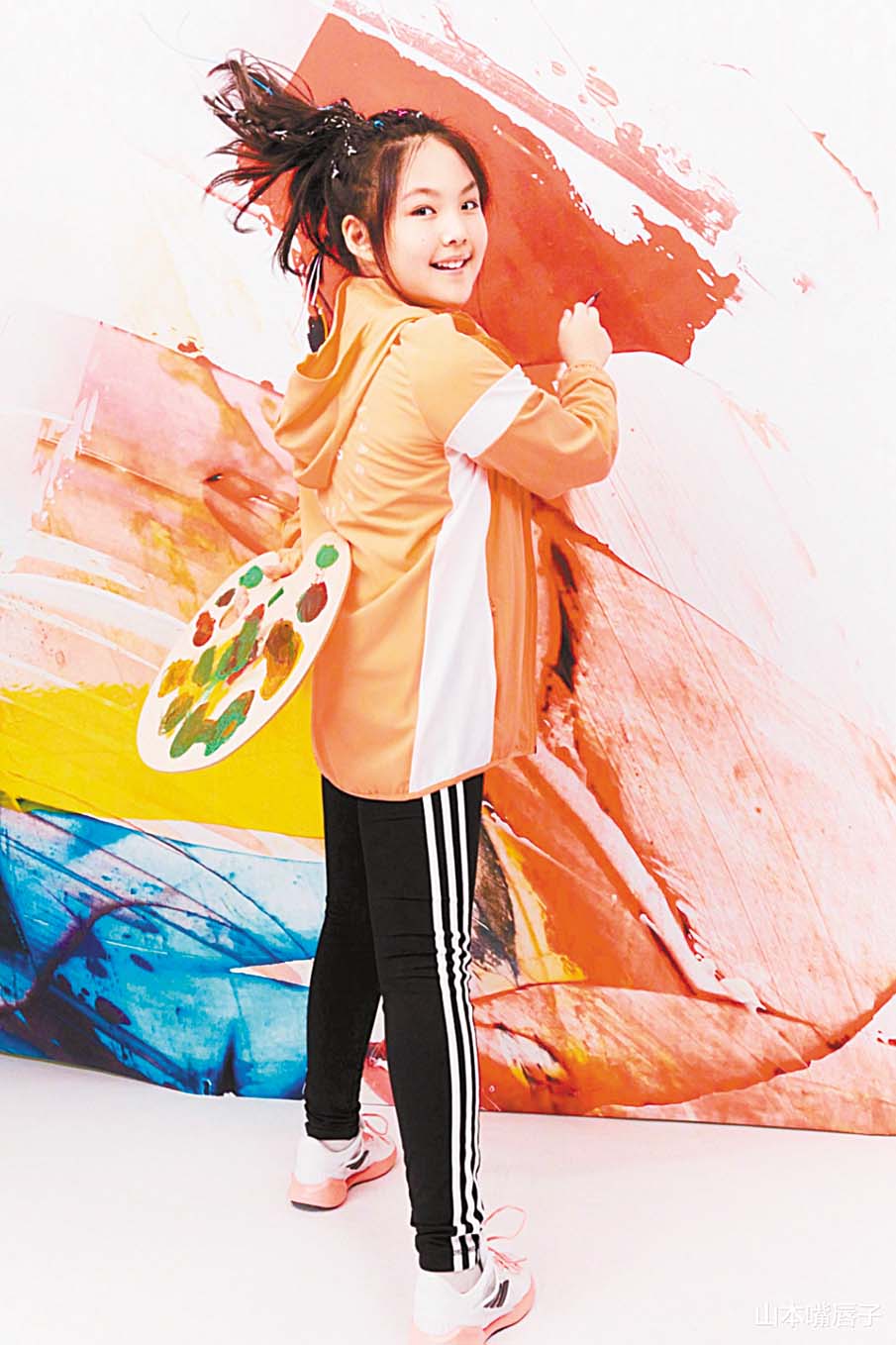 李湘女儿画作夺金奖获参加法国卢浮宫巡展资格| 多伦多| 加拿大中文新闻