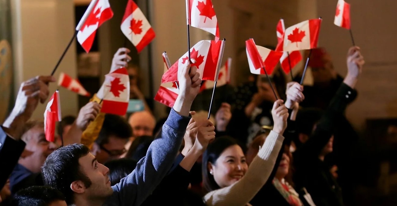 【重磅消息】渥太華大砍移民人數  明年比預定人數大減逾10萬人