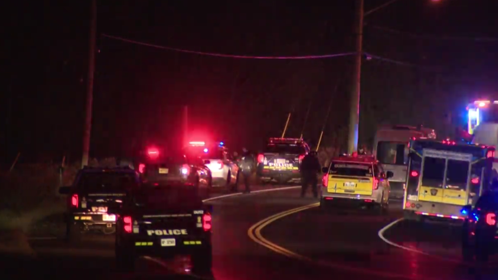 萬錦7號高速兩車相撞車禍 男乘客當場不治兩人重傷