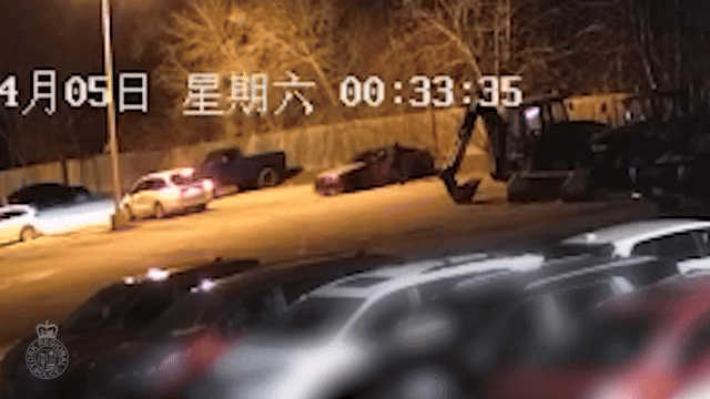 【有片】央街夾士刁停車場寶馬遭縱火