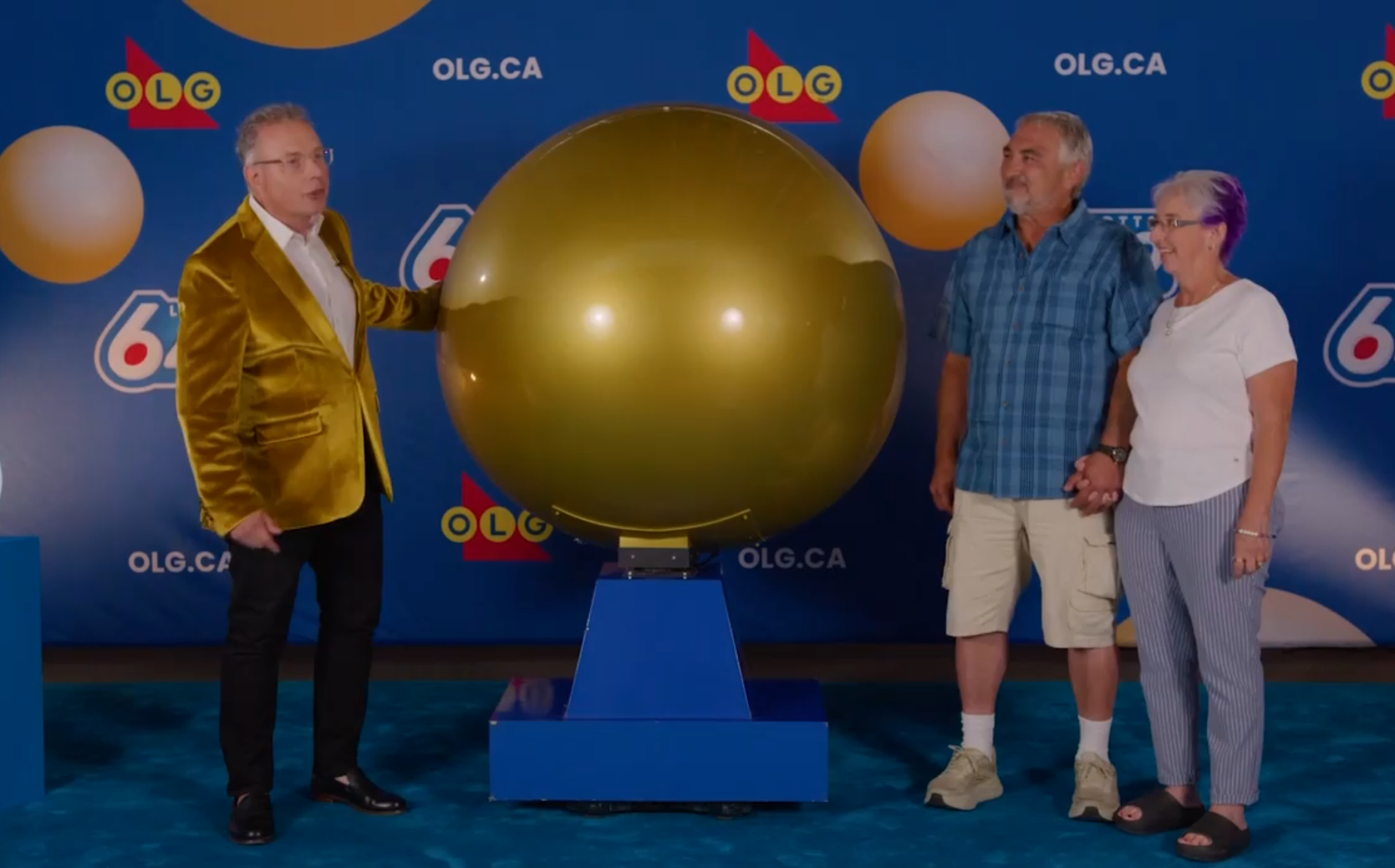 安省夫妻約會買樂透中巨獎 夫誤以為僅3萬妻急叫「數清楚啲零!」