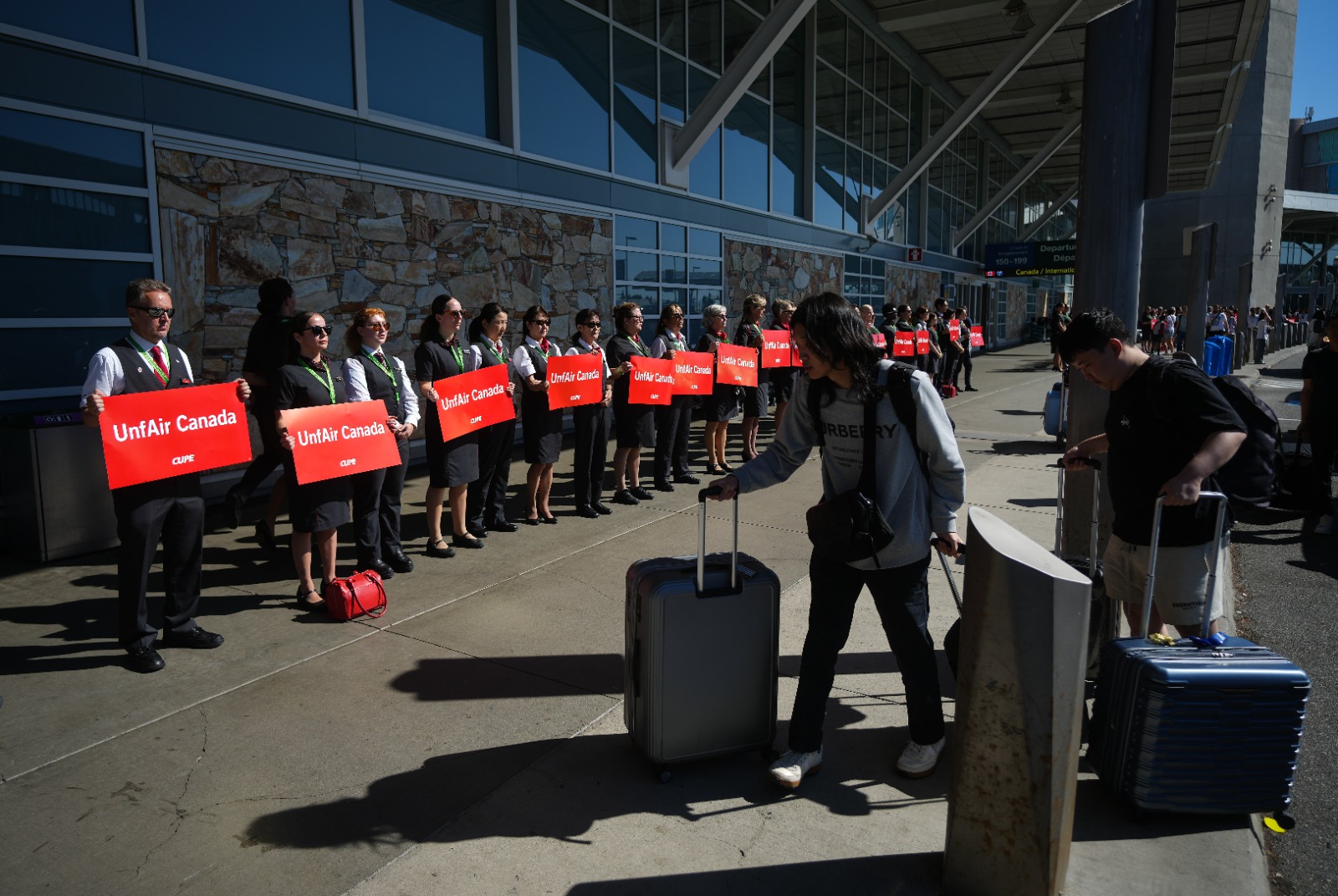 【加航罷工】加航周一全面停飛CEO稱失望 工會企硬不復工主席願坐監