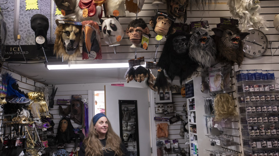 萬聖裝扮不再流行扮特朗普 加拿大人改扮騎警表愛國