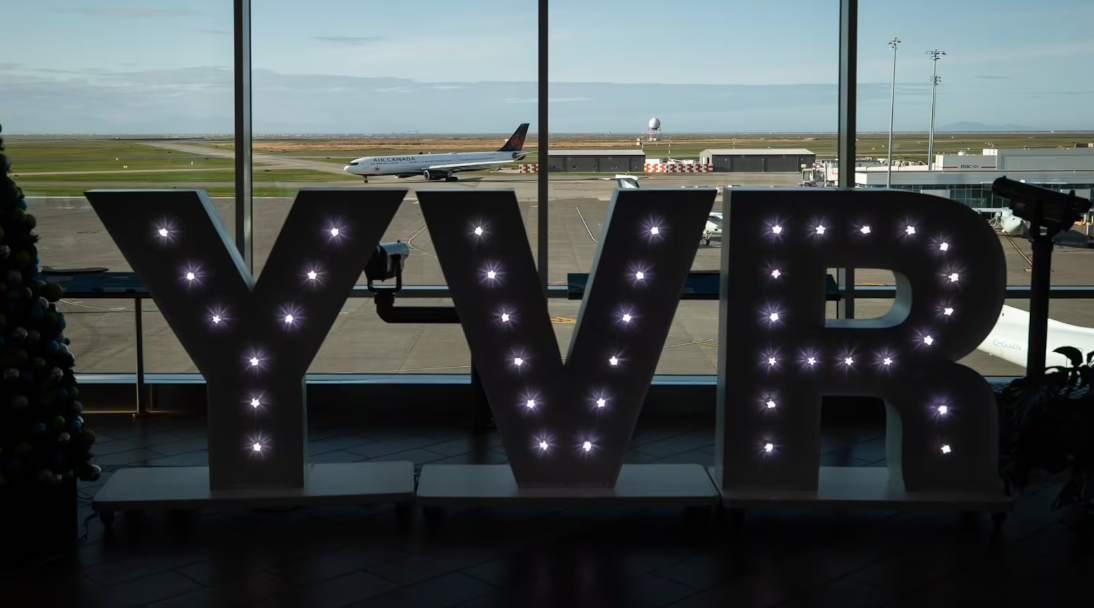 溫哥華國際機場飄散強烈異味   致航班延誤一度撤離乘客