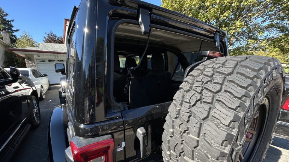 【槍火驚魂】賓頓一家凌晨遭狂掃14槍 皮卡被淋汽油縱火